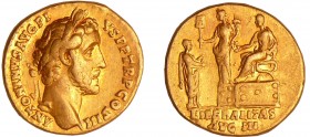 Antonin le Pieux - Aureus (145, Rome)
A/ ANTONINVS AVG PIVS P P TR P COS III Buste lauré à droite. 
R/ LIBERALITAS AVG IIII Antonin assis à gauche s...