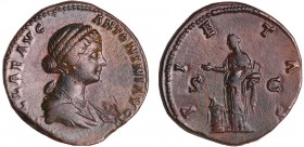 Lucille - Sesterce (164-166, Rome) - La Piété
A/ LVCILLAE AVG ANTONINI AVG F. Buste drapé à droite. 
R/ PIETAS. La Piété, voilée, debout à gauche.
...