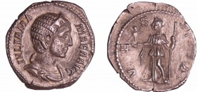 Julia Mamée - Denier (212-220, Rome) - Vesta
A/ IVLIA MAMAEA AVG Buste diadémé à droite. 
R/ VESTA. Vesta debout à gauche, tenant le palladium et un...
