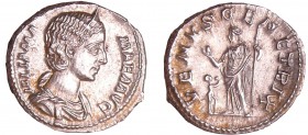 Julia Mamée - Denier (222, Rome) - Vénus
A/ IVLIA MAMAEA AVG Buste nu à droite. 
R/ VENVS GENETRIX Vénus debout à gauche, un enfant devant elle.
R ...