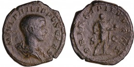 Philippe II - Sesterce (245-246, Rome)
A/ M IVL PHILIPPVS CAES Buste nu et drapé à droite. 
R/ PRINCIPI IVVENT // SC dans le champ. Philippe en habi...