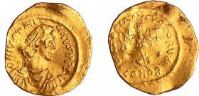 Justinien 1er - Trémissis (527-563, Constantinople)
A/ D N IVSTINIANVS PP AVG. Buste à droite.
R/ VICTORIA AVGVSTORVM // CONOB. La Victoire tenant u...