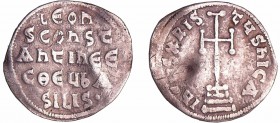 Léon IV - Miliaresion (775-780, Constantinople)
A/ IhSYS XRISTYS nICA. Croix.
R/ LEONS CONST ANTINE CΘЄYbA SILIS.
TTB
Sear.1585-R.1758-9-BN.1-2
A...
