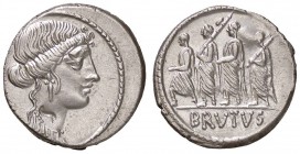 ROMANE REPUBBLICANE - JUNIA - L. Junius Brutus (54 a.C.) - Denario - Testa della Libertà a d. /R Il console L. Junius Brutus tra un araldo e due litto...