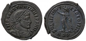 ROMANE IMPERIALI - Costantino I (306-337) - Follis (Aquileia) - Busto laureato, drappeggiato e corazzato a d. /R Sole stante a s. con globo e mano alz...