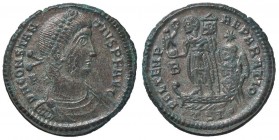 ROMANE IMPERIALI - Costanzo II (337-361) - Maiorina (Tessalonica) - Busto drappeggiato e corazzato a d. /R Costanzo su barca a s. con labaro e globo s...