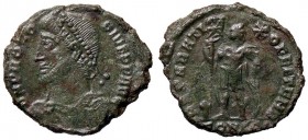 ROMANE IMPERIALI - Procopio (365-366) - AE 3 (Costantinopoli) - Busto diademato e drappeggiato a s. /R L'Imperatore di fronte con la testa a d. con la...
