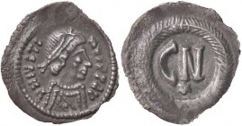 BIZANTINE - Giustino II (565-578) - 250 Nummi - Busto diademato a d. /R Lettere CN entro corona Ranieri 417; Sear 411 R (AG g. 0,5)
SPL