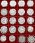 China
Lots der Volksrepublik China
Schuber mit 20 Silbermünzen: 3 X 5 Yuan Gedenk, 3 X 5 Yuan Panda, 11 X 10 Yuan Sport, 1 X 10 Yuan Panda, 2 X 25 Y...