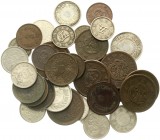 Japan
Lots
36 Münzen ab Mutsuhito bis Hirohito. Dabei frühe (teils hübsche) Kupfermünzen und einiges Silber.
schön bis vorzüglich