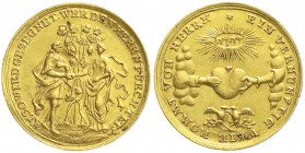 Nürnberg
Stadt
Goldmedaille zu einem Dukaten o.J. (um 1700), von P. H. Müller, auf die Ehe. Zwei aus Wolken kommende Hände halten gemeinsam ein Herz...
