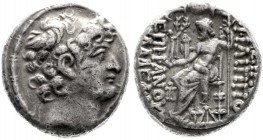 Syria
Königreich der Seleukiden
Philipp Philadelphos, 93/83 v.Chr
Tetradrachme 93/83 v.Chr. Diad. Büste r./Zeus Nikephoros thront l. 15,72 g.
sehr...