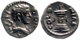Pisidien
Antiochia
Antoninus Pius, 138-161
Kleinbronze, 14 mm. Hermesbüste r./COLONIAE. Altar.
sehr schön/vorzüglich