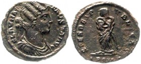 Kaiserzeit
Fausta, gestorben 326, Ehefrau Constantins des Großen
Follis 326 Siscia. Drap. Brb. r./SPES REI PVBLICAE ESIS. Spes steht l.
fast vorzüg...