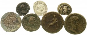 Allgemein
7 Münzen: Sesterze Caligula, Claudius und Philipp Arabs, Antoninian des Gallienus, Diokletian Tetradrachme für Alexandria, Drachmen der Par...