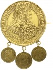 Haus Habsburg
Leopold I., 1657-1705
Reichstaler 1695 KB, Kremnitz. Broschiert und vergoldet mit 3 angehängten vergoldeten Kleinsilbermünzen aus Däne...
