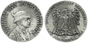 Schwarzburg-gemeinschaftlich
Silberne Schützenmedaille 1910 a.d. XVII. Thür. Bezirksschießen Arnstadt. 39 mm, 20,19 g.
sehr schön, etwas korrodiert,...