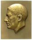 Drittes Reich
Einseitige, rechteckige, hochrelieffierte Bronzeplakette o.J. signiert HR. Kopf Hitler l. 57 X 72 mm. Rs. Aufhängung.
vorzüglich