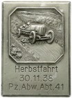 Drittes Reich
Einseitige, rechteckige Aluplakette 1938. Herbstfahrt der Panzer-Abwehr-Abteilung 41. 56 X 76 mm.
sehr schön/vorzüglich, Kratzer