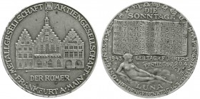 Drittes Reich
Zinn-Kalendermedaille 1943, Metallgesellschaft Frankfurt a.M. Der "Römer"/Kalender über Luna mit Eintrag "Geb. Tag. d. Führers 20.4." 4...