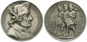 Münchner Medailleure
Karl Goetz
Silbermedaille 1912 auf den 200. Geburtstag Friedrich d. Große. 36 mm, 24,85 g.
vorzüglich/Stempelglanz, mattiert...