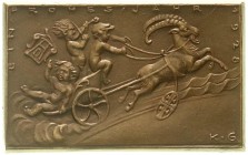 Münchner Medailleure
Karl Goetz
Einseitige, rechteckige Bronzegussplakette 1928. Ein Frohes Jahr 1928. 55 X 88 mm.
vorzüglich, selten