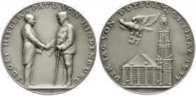 Münchner Medailleure
Karl Goetz
Silbermedaille 1933. Der Tag von Potsdam. 36 mm; 19,57 g.
vorzüglich/Stempelglanz, mattiert