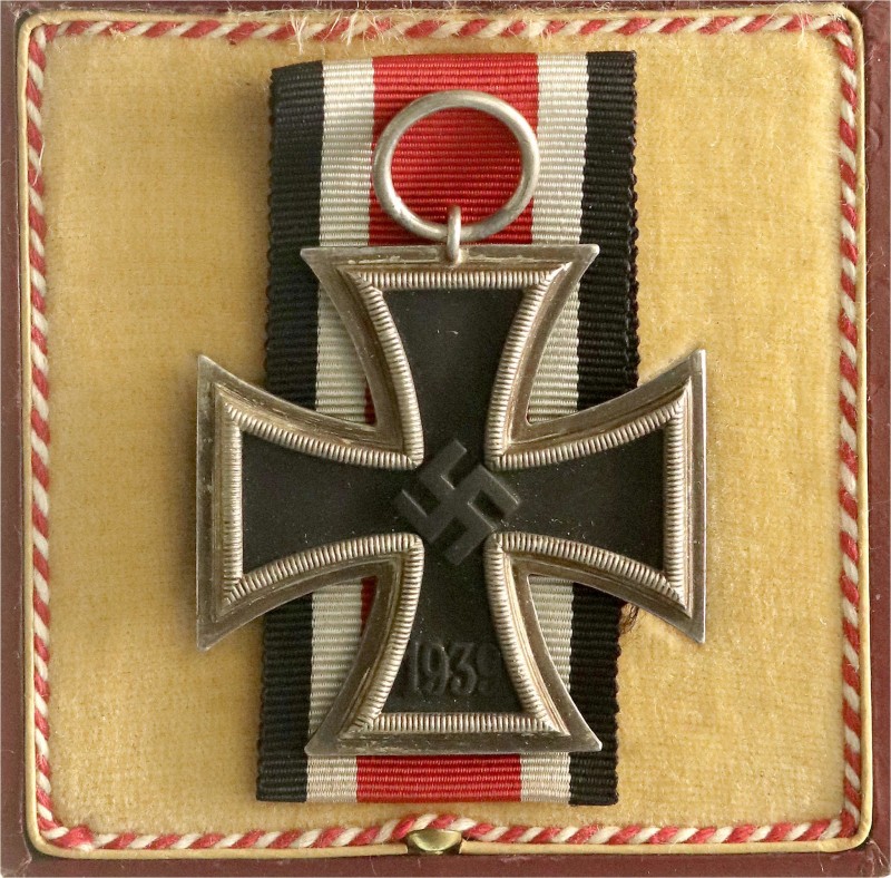 Deutschland
Drittes Reich, 1933-1945
Eisernes Kreuz II. Klasse 1939. Mit Bands...