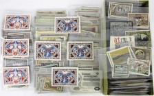 Lots
Deutschland
Posten von über 3500 Scheinen, meist deutsche Serienscheine. Auch etwas Stoffgeld von Bielefeld.
untersch. erhalten