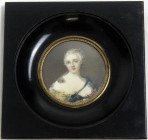 Elfenbein
Gouache-Elfenbeinminiatur, wohl 1773 von Bayll. Portrait der Gemahlin (?) des Künstlers. Rund, Durchmesser 65 mm, im quadratischen Ebenholz...