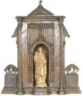 Religion
Christliche Sakralkunst
Kleiner hölzener Marienaltar (wohl ehemals Teil eines Retabels), Flandern um 1480/1500 mit Figur der Madonna aus be...