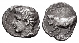 Sicilia. Panormos. Litra. 400-380 a.C. (SNG ANS 548; HGC 2, 104). Anv.: Cabeza masculina juvenil a izquierda. Rev.: Toro con cabeza de hombre barbada ...