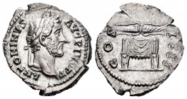 Antonino Pío. Denario. 145-161 d.C. Roma. (Ric-137). Rev.: COS III. Rayo alado sobre trono. Ag. 3,47 g. Atractiva. Ex Vico 6-6-1991, lote 199. EBC+. E...