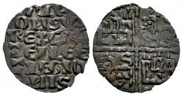 Reino de Castilla y León. Alfonso X (1252-1284). Dinero de seis líneas. (Bautista-372.1). Ve. 0,61 g. Con triángulo en primer cuadrante y roel en cuar...