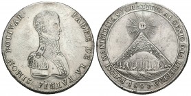 Perú. Simón Bolivar. Medalla. 1825. (Fouroleert-9466). 39,50 g. Plata acuñada con canto rayado. Gratitud del pueblo de Potosí al Libertador de Colombi...