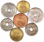 Lote de 7 piezas, 3 de la II República (2 de 25 céntimos y 1 de 50 céntimos) y 4 del Estado Español (2 de 50 céntimos y 2 de 1 peseta). A EXAMINAR. SC...