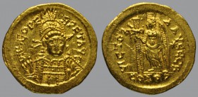 Solidus, Constantinople, 4,44 g Au, 20 mm, D N LEO PE-RPET AVG, diademed, helmeted, and cuirassed bust facing, head slightly right, holding spear over...