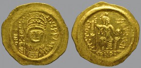 Solidus, Constantinople, 4,16 g Au, 22 mm, O N IV–STI–NVS P P AVG, helmeted and cuirassed bust facing, holding crowning Victory on globus in right han...