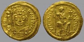 Solidus, Constantinople, 4,36 g Au, 19 mm, D N IV–STI–NVS P P AVG, helmeted and cuirassed bust facing, holding crowning Victory on globus in right han...