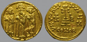Solidus, Constantinople, 4,24 g Au, 19 mm, Heraclius with long beard, standing facing between his two sons, all crowned and wearing chlamys and holdin...