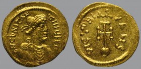 Semissis, Constantinople, 2,19 g Au, 17 mm, d N CONSTAN-TINЧS P P AV, diademed, draped and cuirassed bust of Constans to right/VICTORIA AvςЧ, cross po...