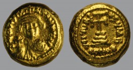 Solidus, Carthage, 4,50 g Au, 11 mm, D N CONSTANTINS AV, crowned and draped bust of Constans facing, holding globus cruciger/VICTORI-A AVGY, cross pot...