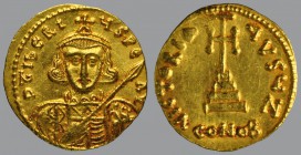 Solidus, Constantinople, 4,45 g Au, 20 mm, D TIBERIVS PE AV, cuirassed bust facing, with short beard, wearing crown and holding spear / VICTORIA AVSЧ,...