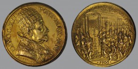Jubilee 1700, ORIGINAL Gilded bronze Medal, opus Giovanni Hamerani, Bust r./procession, 13,64 g Br., 33 mm, Miselli 341 (riconio Hamerani)

Uneven g...