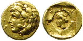 Sicily, Syracuse, Dionysios I (405-367), 20 Litrae, c. 405-400 BC; AV (g 1,16; mm 10; h 2); SYPA, head of Herakles l., wearing lion’s skin, Rv. In qua...