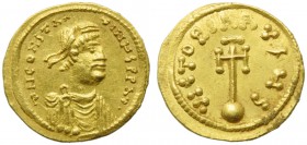 Constantine IV (668-685), Semissis, Constantinople, AD 668-685; AV (g 2,16; mm 18; h 6); d N CONSTAN TINyS P F AV, diademed and draped bust r., Rv. VI...
