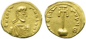 Constantinus IV (668-685), Semissis, Syracuse, AD 668-685; AV (g 2,04; mm 15; h 6); d N CONSTA - NTINyS, diademed, draped and cuirassed bust r., Rv. [...