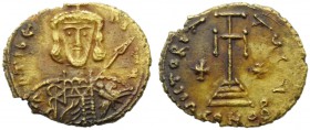 Tiberius III (698–705), Solidus, Syracuse ?, AD 698-705; AV (g 4,13; mm 20; h 6); D TIbE - RI - [...], crowned and curaissed bust facing, holding spea...