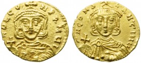 Leo III (717-741), Solidus, Syracuse, AD 735-741; AV (g 3,88; mm 20; h 6); n LεO - N PAMy, crowned bust facing of Leo III, wearing chlamys, holding gl...