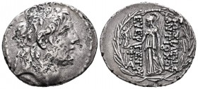 Imperio Seleucida. Antioco VII. Tetradracma. 138-129 d.C. (Gc-7092). Rev.: Atenea en pie a izquierda con lanza y Victoria. Ag. 15,66 g. Oxidaciones. M...